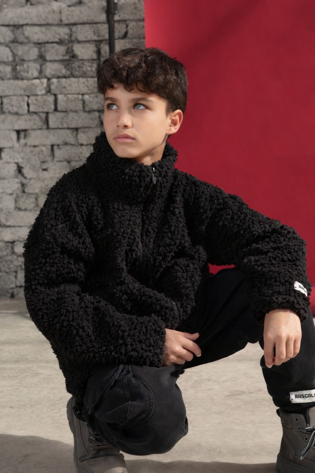 The black Teddy hug jacket- youth