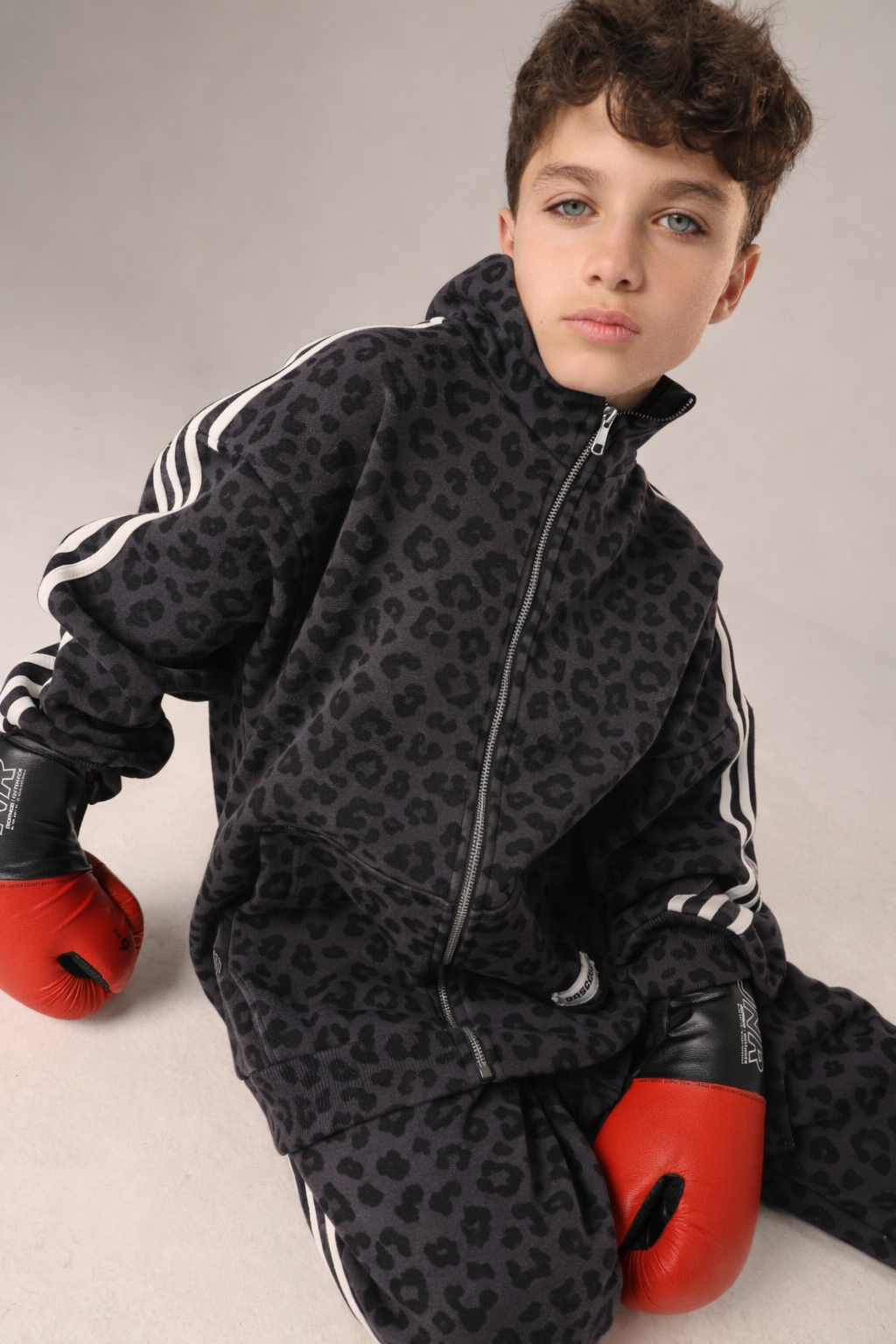 The wild jaguar set- youth