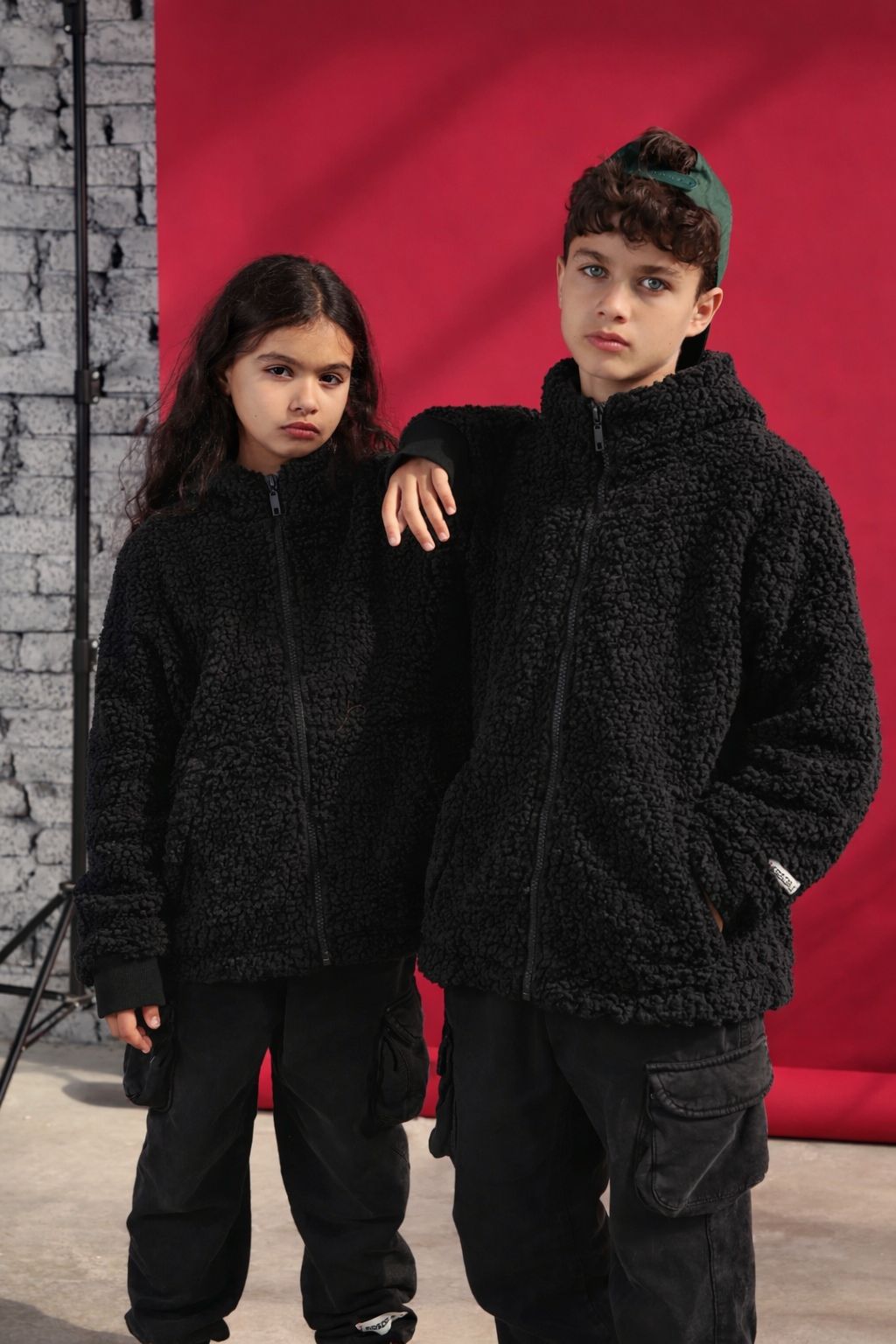 The black Teddy hug jacket- youth