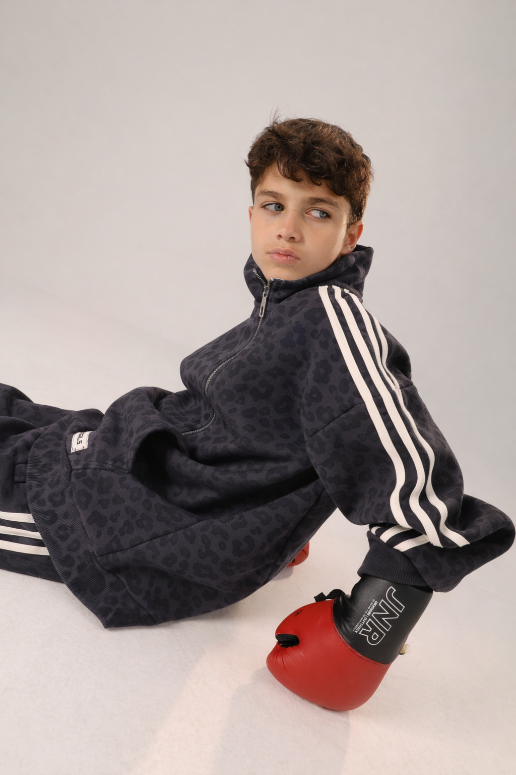 The wild jaguar set- youth